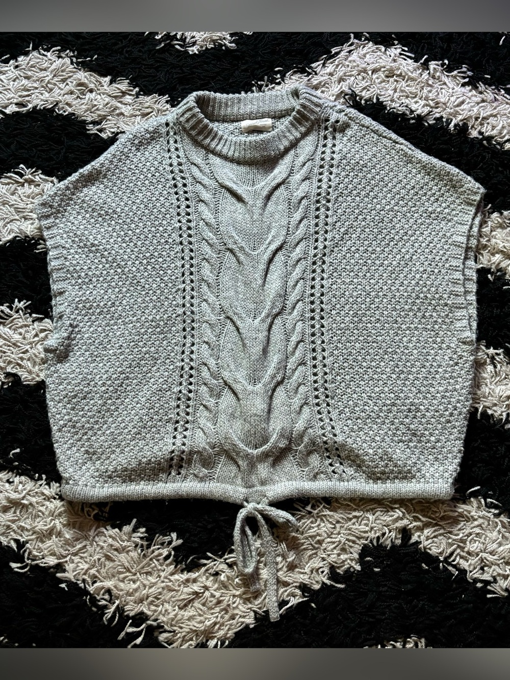 Universal Thread Grey Chunky Knit Sleeveless Adjustable Cinch Sweater Vest